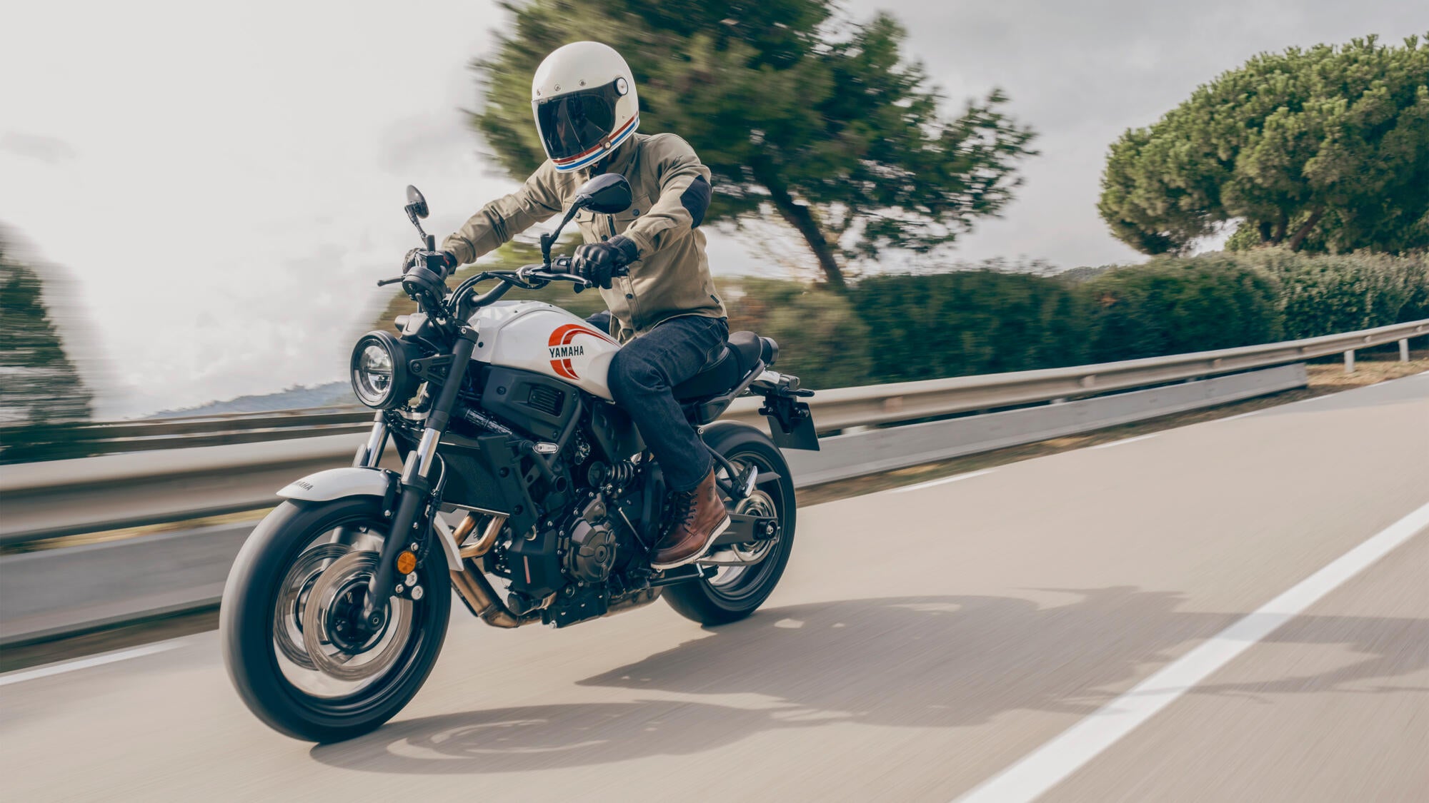 Yamaha XSR700 model 2024