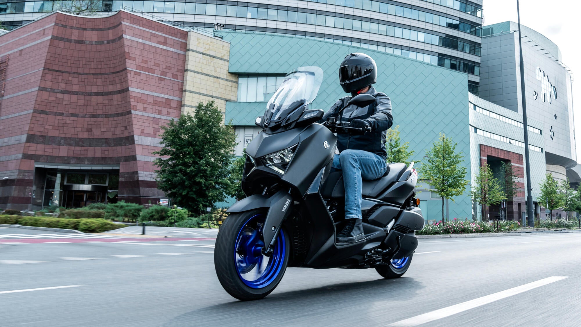 Yamaha XMAX 300 model 2025