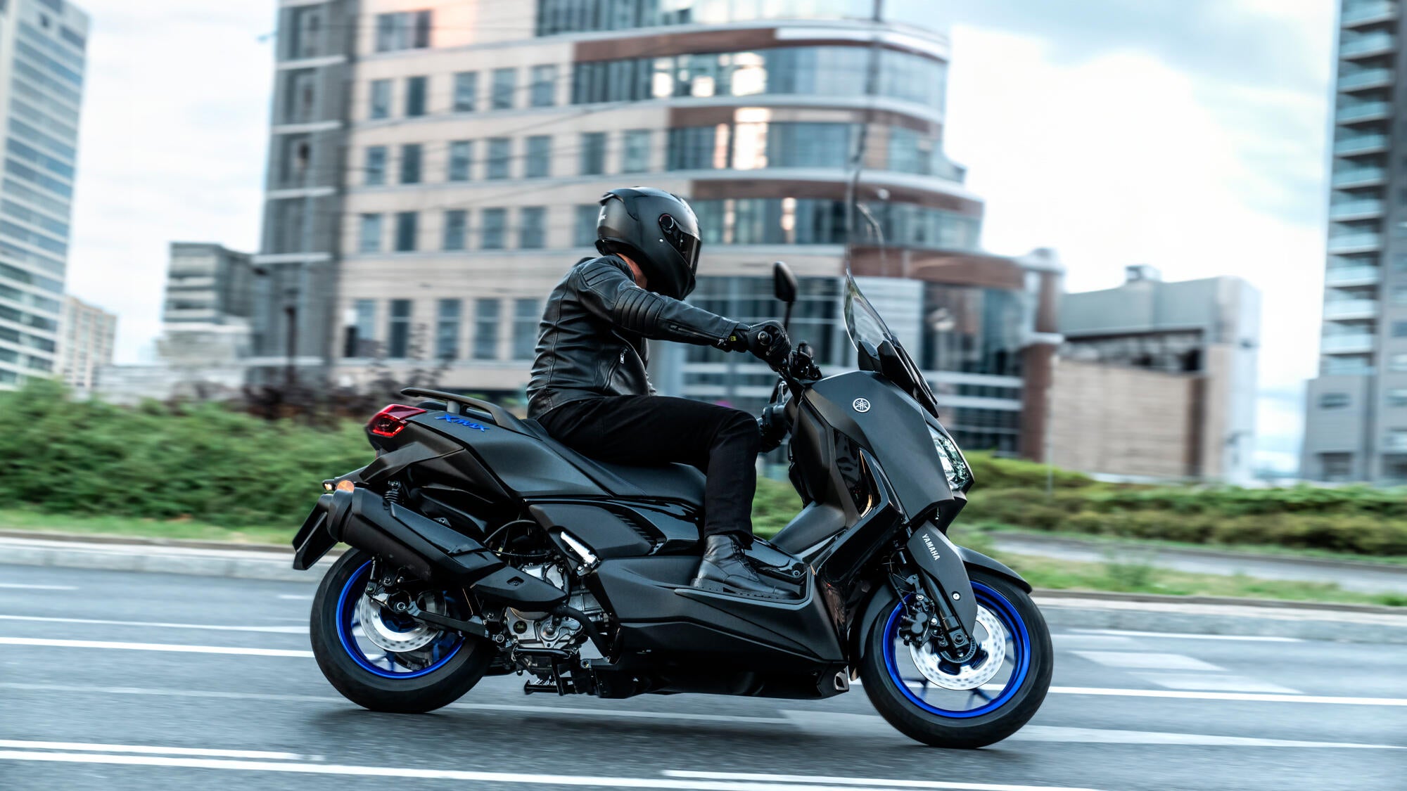 Yamaha XMAX 300 model 2025