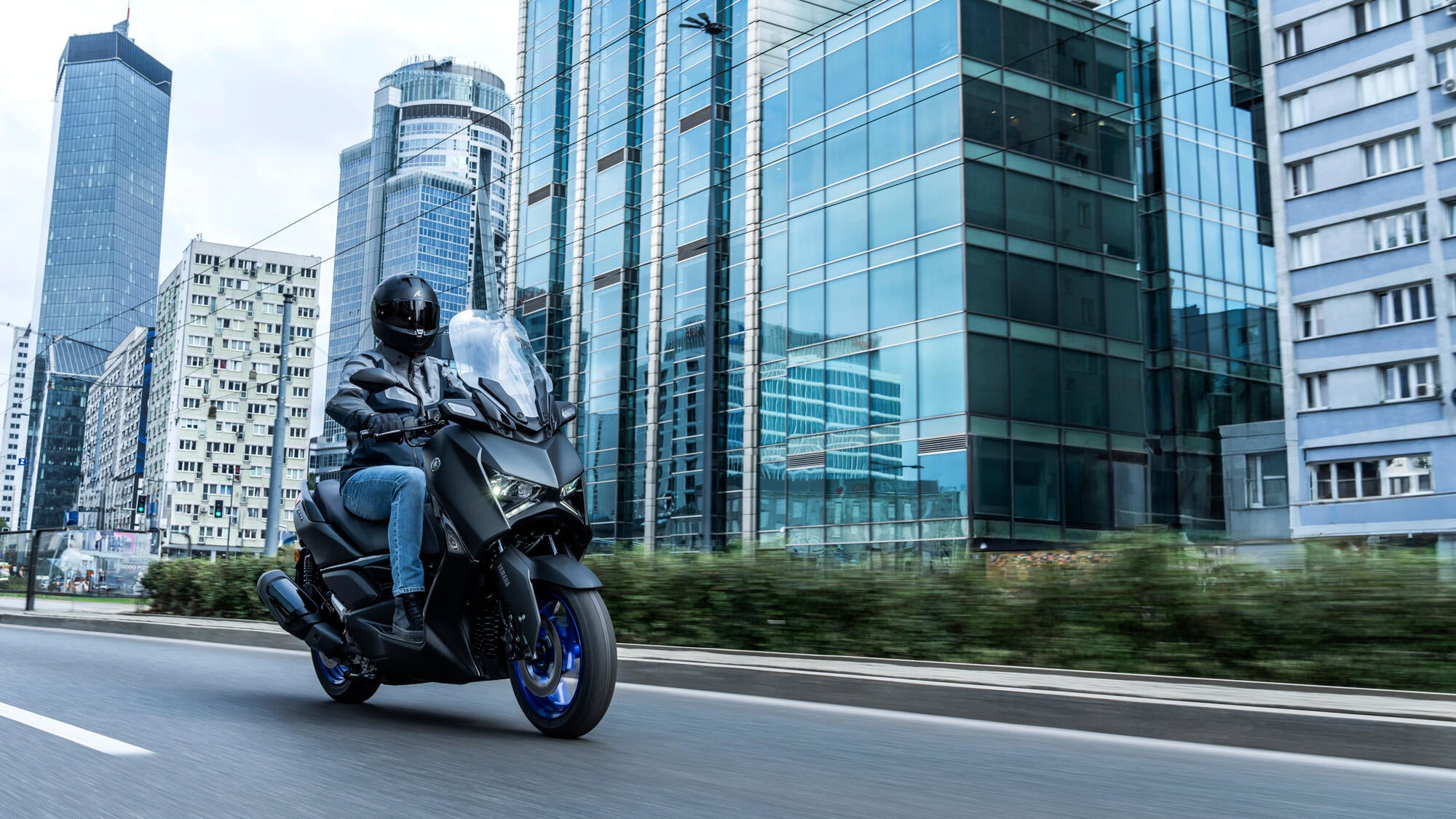 Yamaha XMAX 300 model 2025