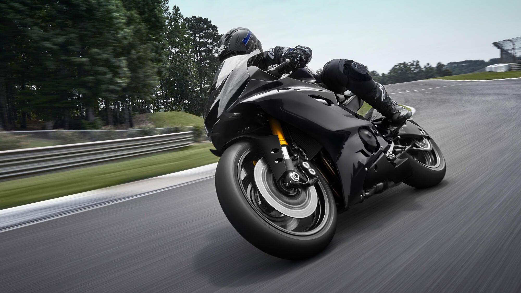 Yamaha R6 RACE model 2025
