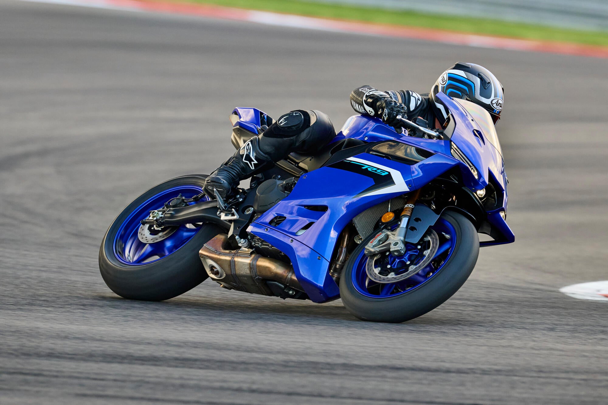 Yamaha R9 model 2025