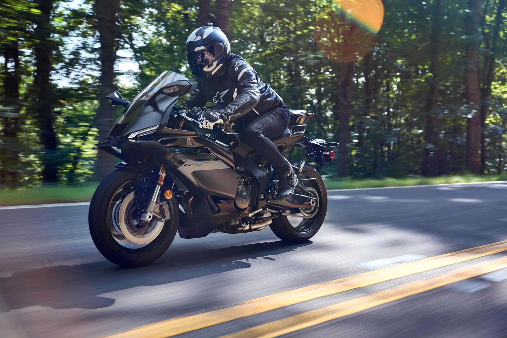Yamaha R9 model 2025
