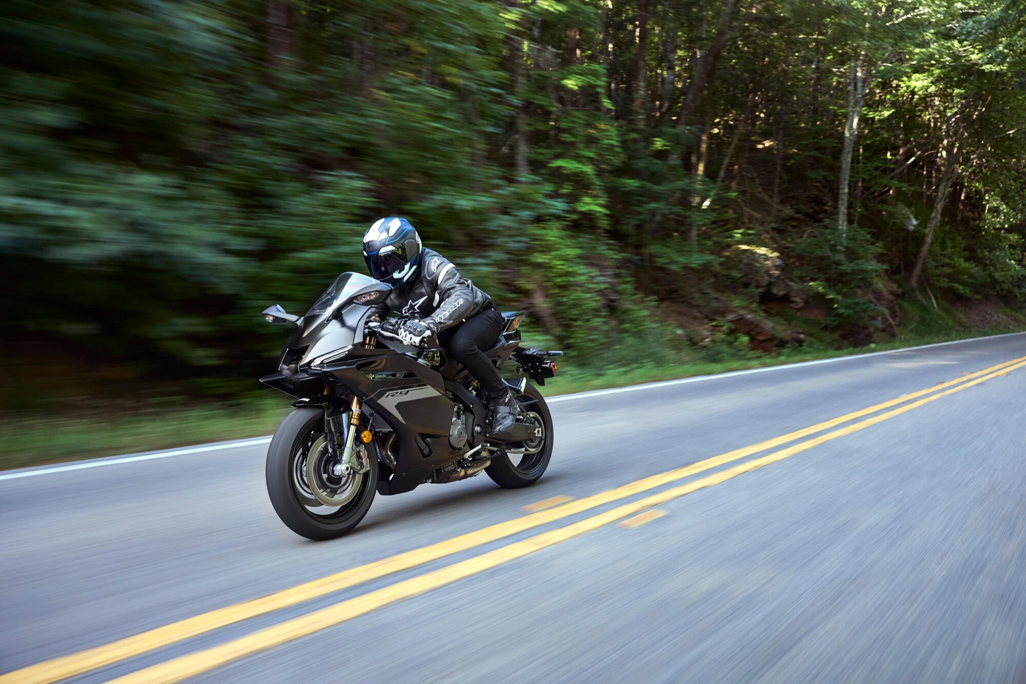 Yamaha R9 model 2025