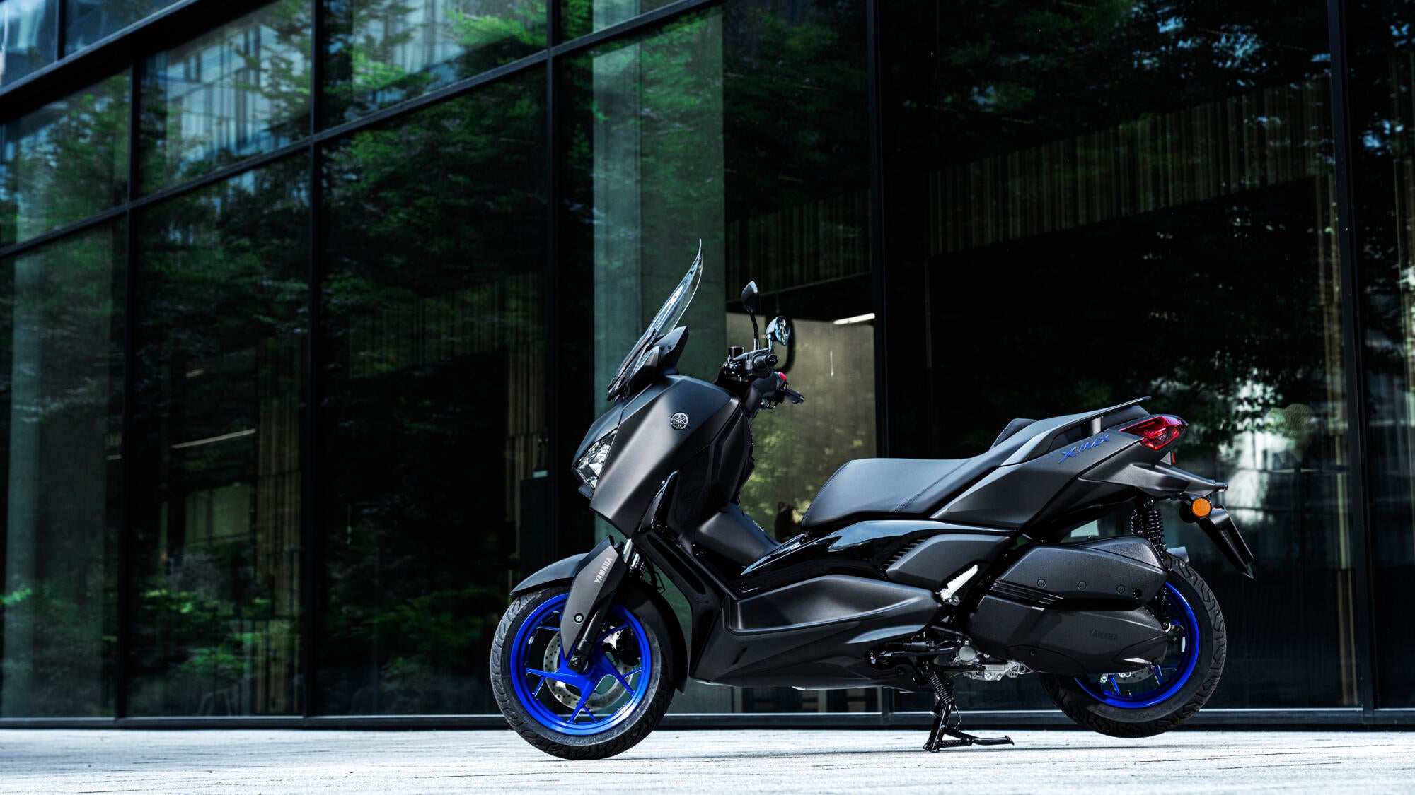 Yamaha XMAX 300 model 2025