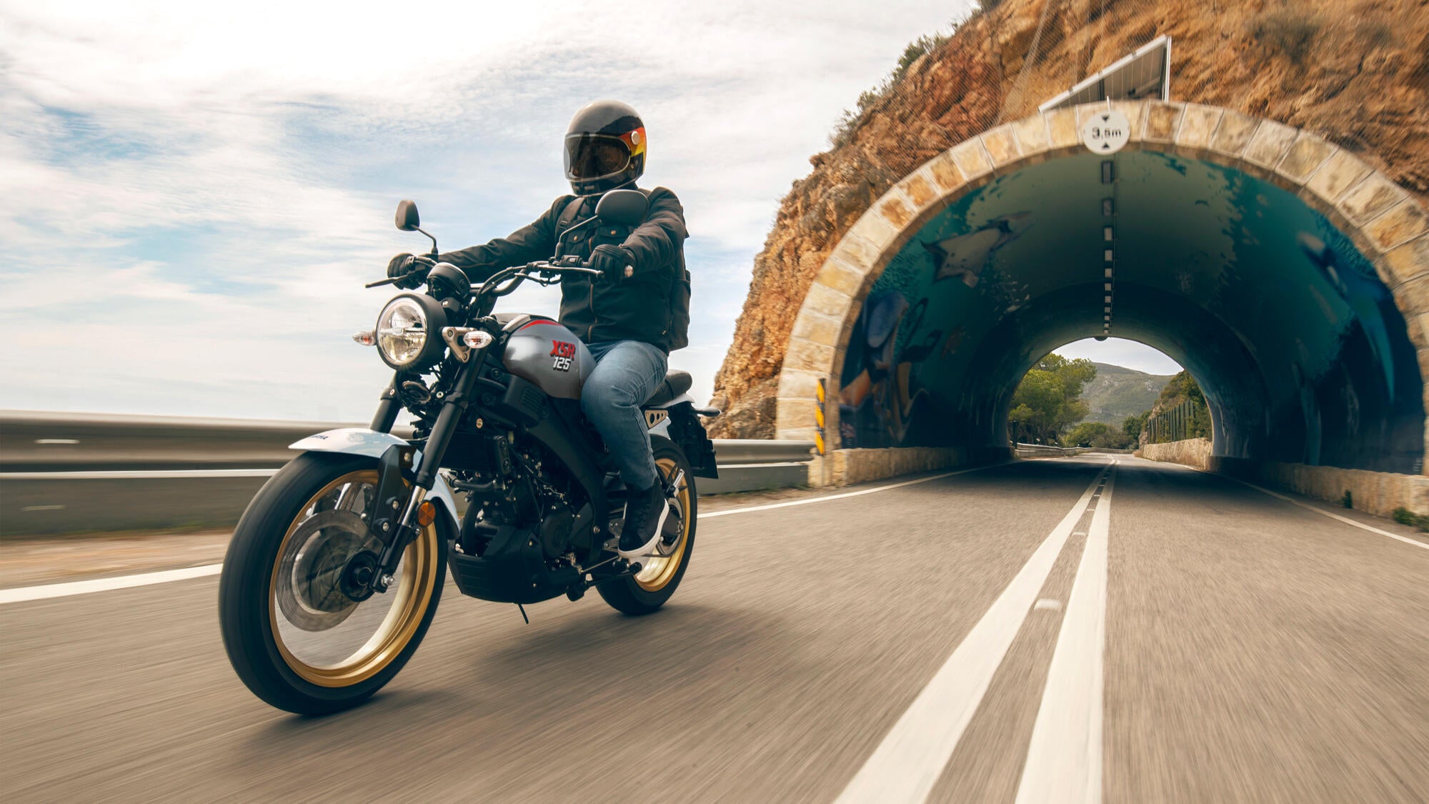 Yamaha XSR125 Legacy model 2025