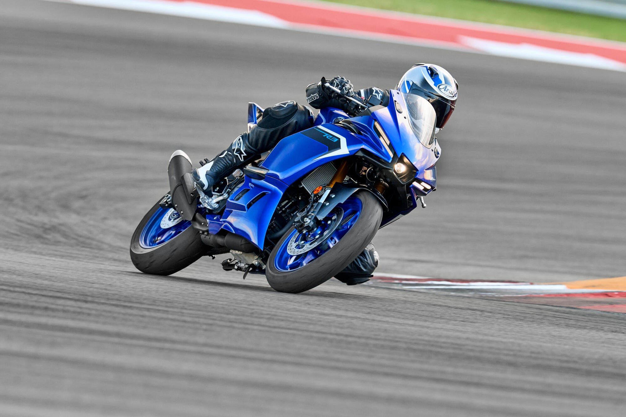 Yamaha R3 model 2025