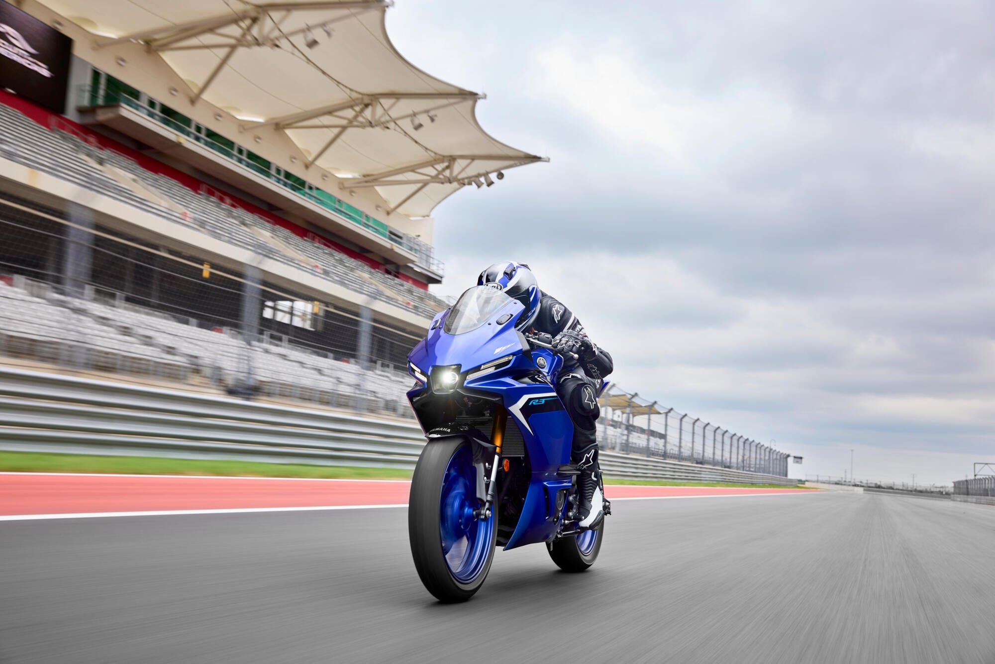Yamaha R3 model 2025
