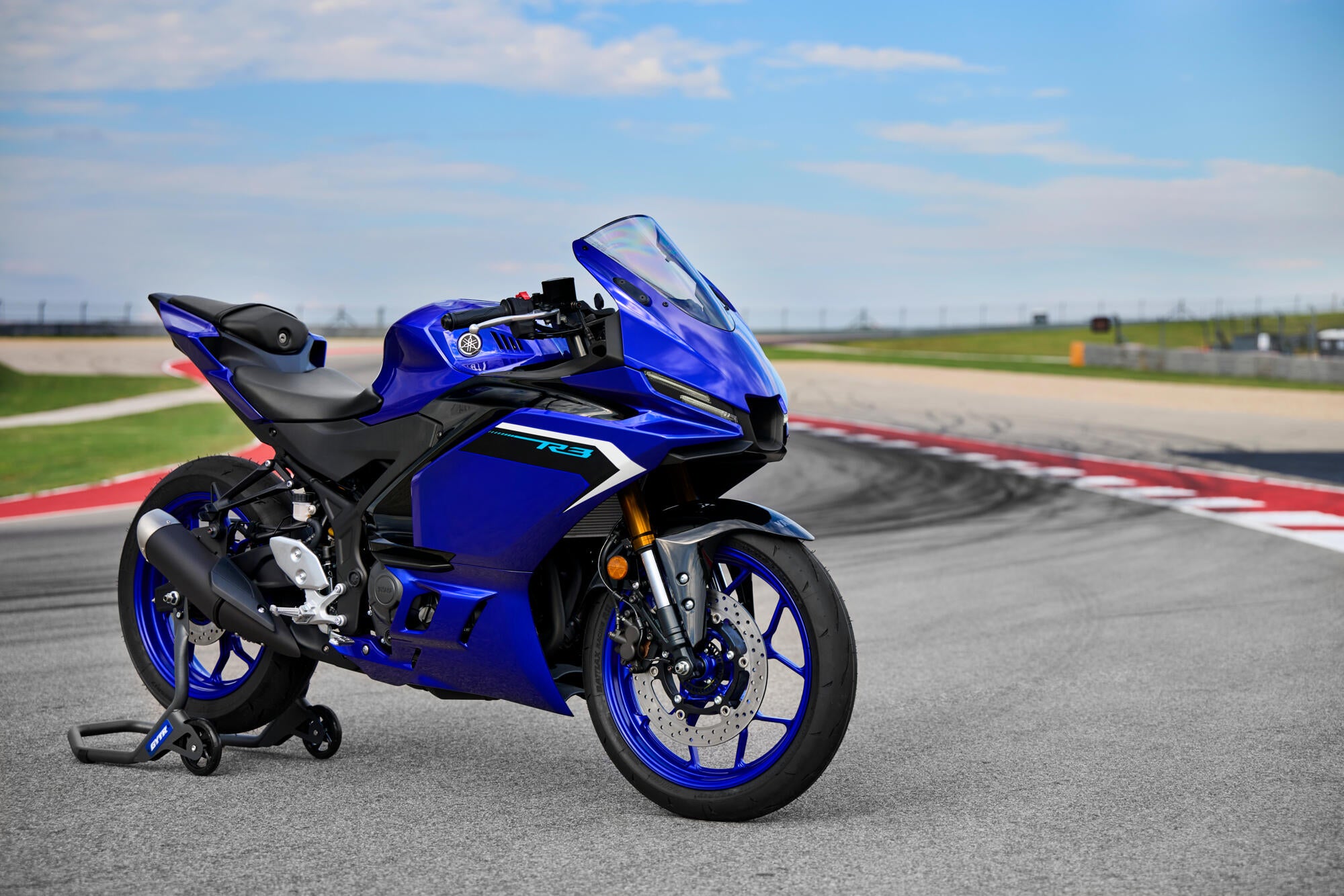 Yamaha R3 model 2025