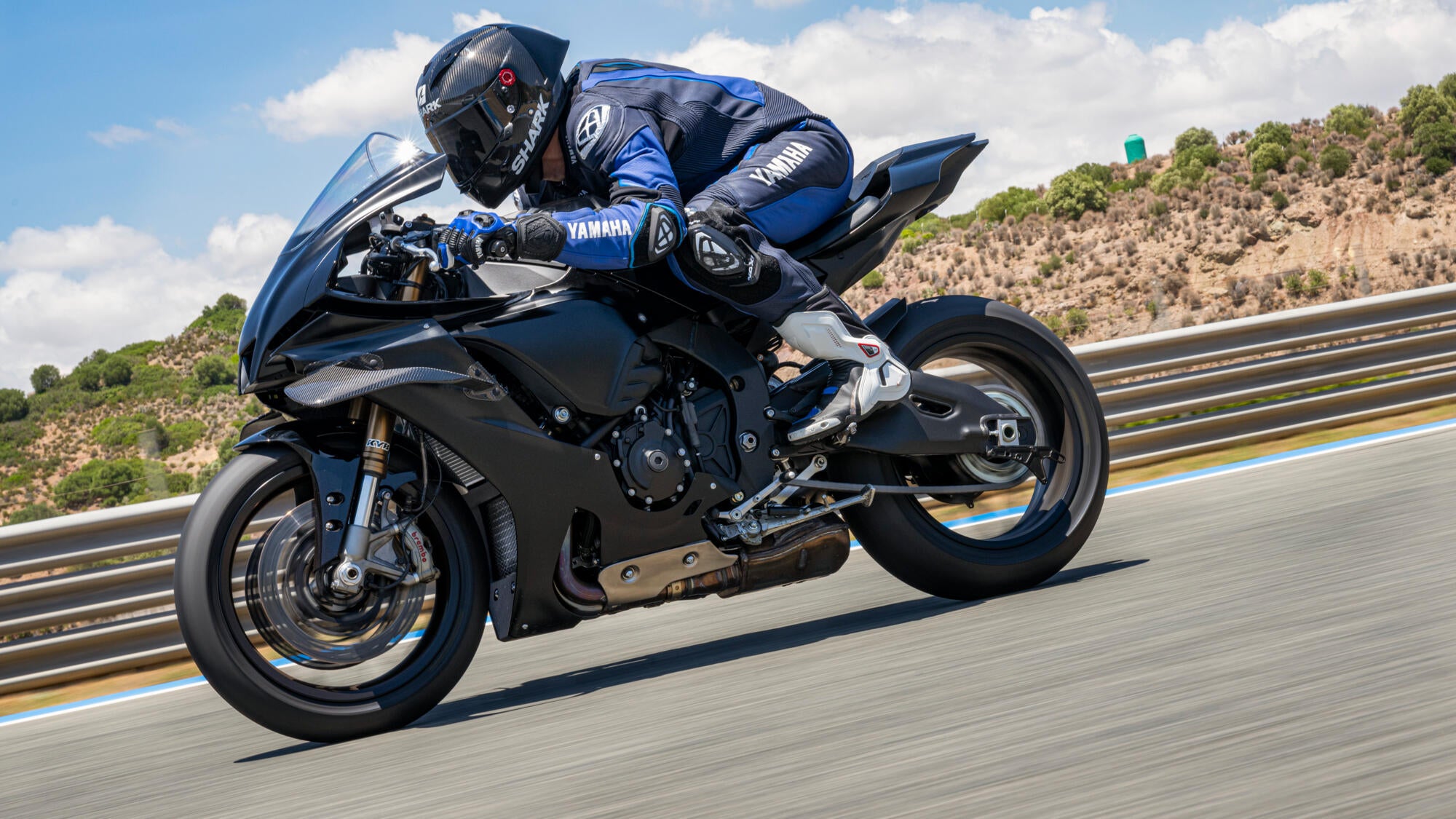 Yamaha R1 RACE model 2025