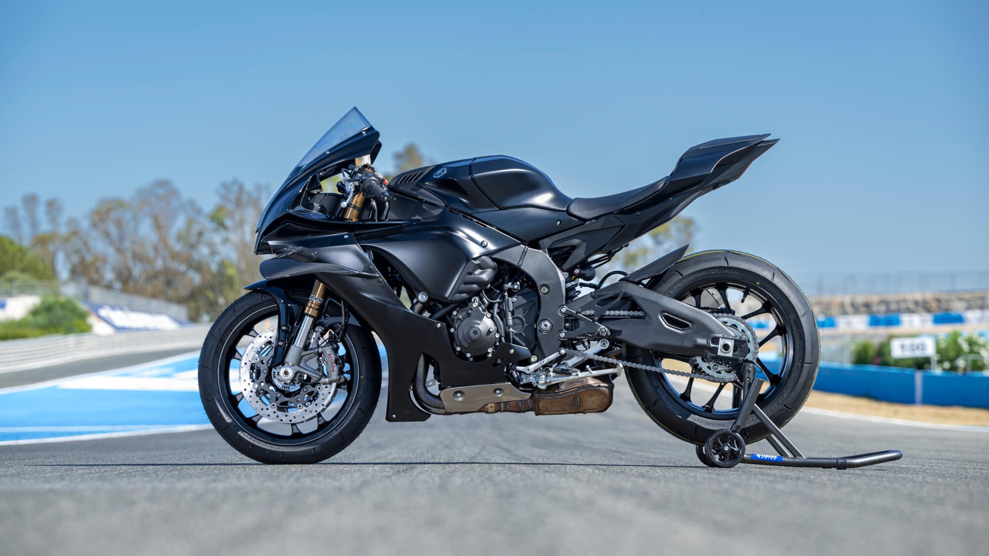 Yamaha R1 RACE model 2025