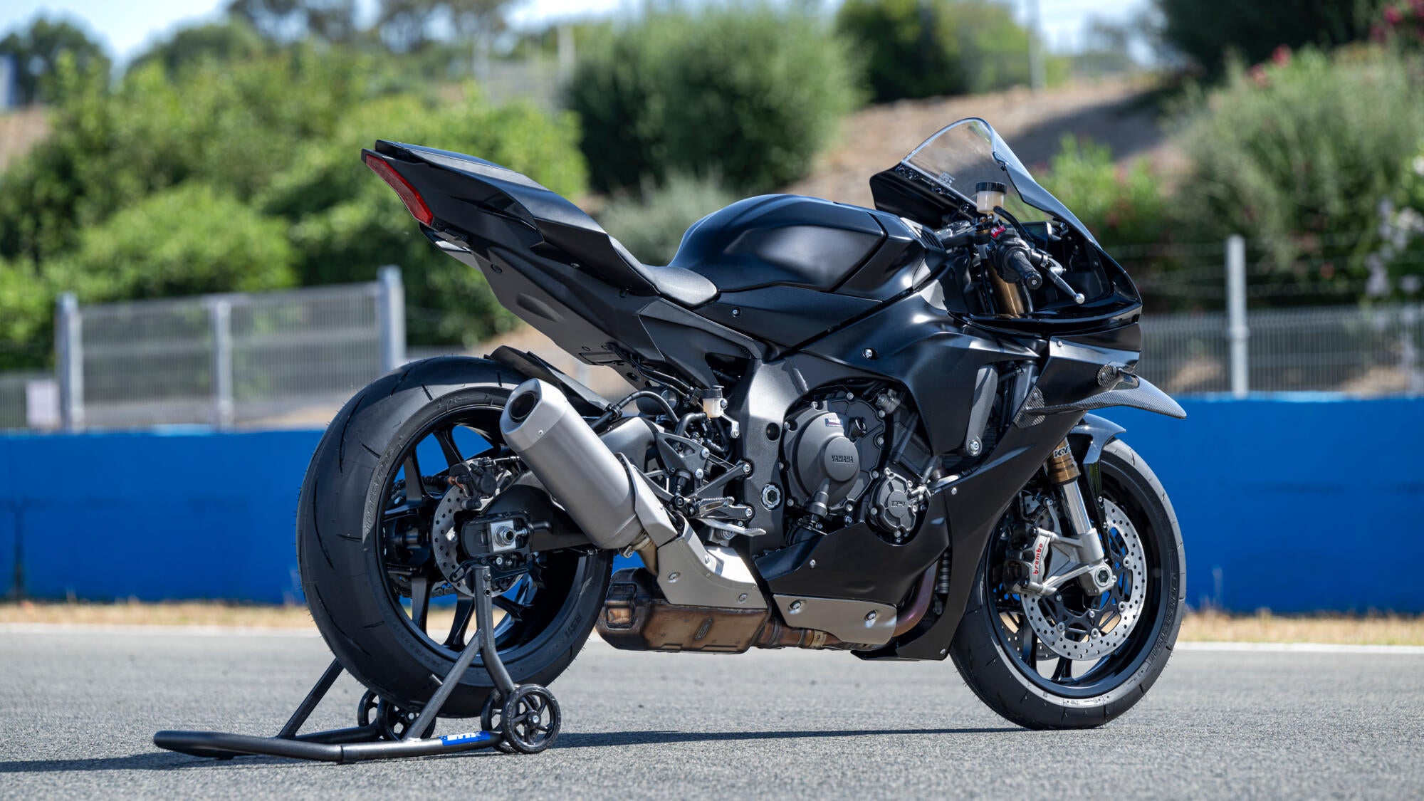 Yamaha R1 RACE model 2025