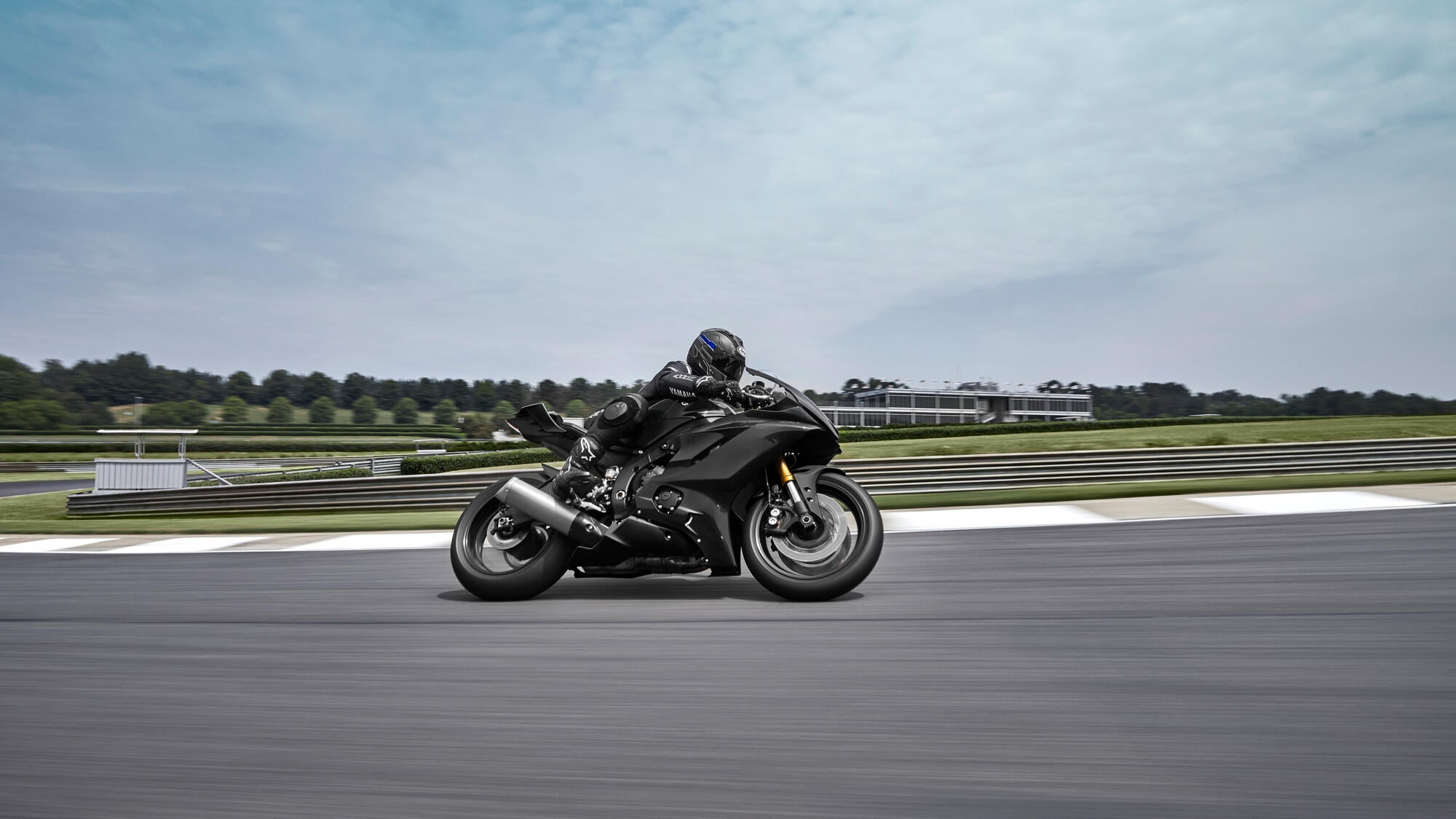 Yamaha R6 RACE model 2025