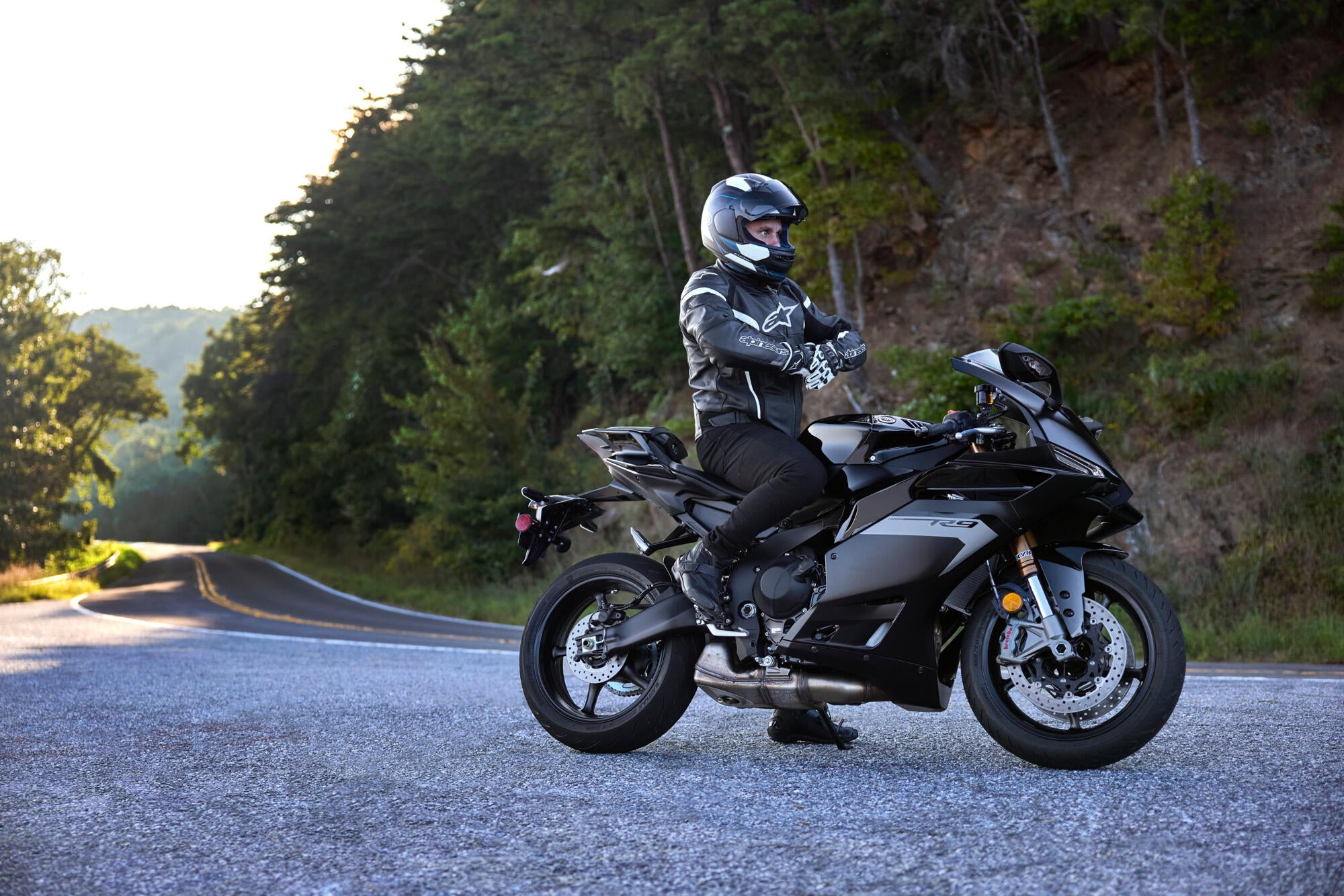 Yamaha R9 model 2025